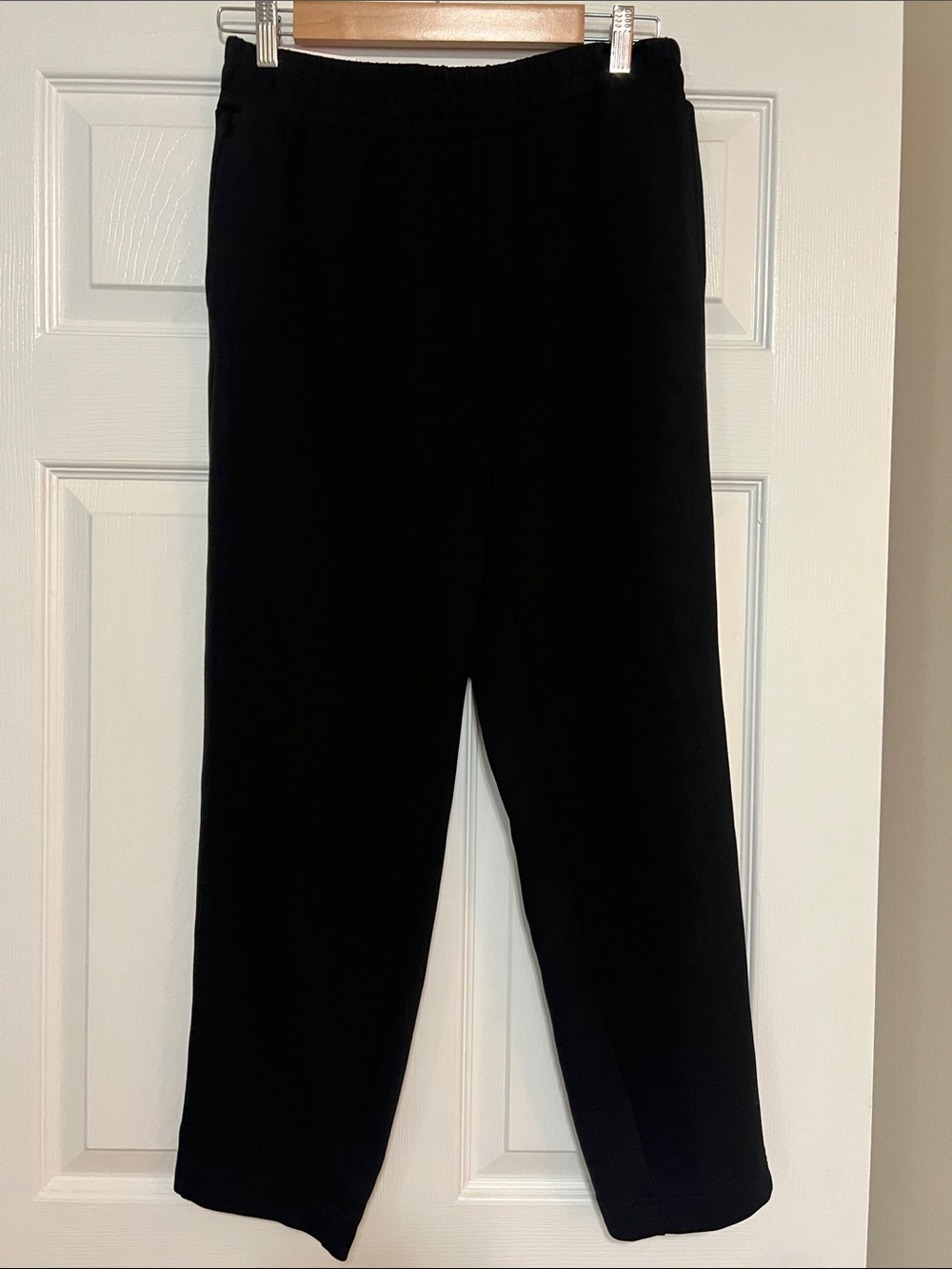 Danskin Luxe Retro Jogger in Black